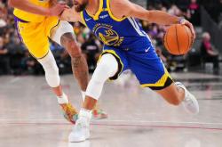 爱游戏APP-勇士击败老鹰，库里盖伊合砍分震惊全场的简单介绍