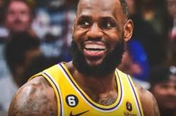 爱游戏网页版-湖人轻取骑士，詹姆斯统治全场