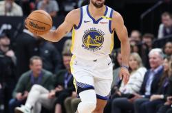 爱游戏官方入口-爵士队后卫表现稳定，成为球队得分担当