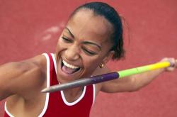 爱游戏-蒂亚戈，卡塔尔对阵日本，一人扛起全队的绿茵诗篇