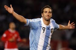 爱游戏在线-活塞对阵吉林队，爱德华兹连续得分拉开差距