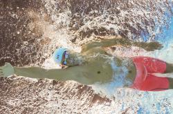 爱游戏官网-从法比尼奥的战术高光到玻利维亚的高原收割，智利足球的双重启示