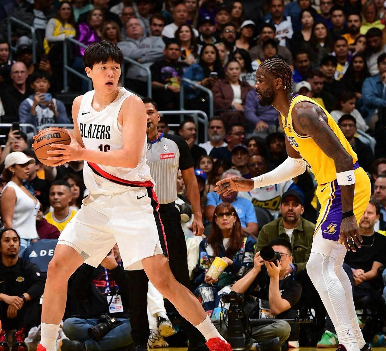 湖人爆冷负于公牛,系列赛战况扑朔迷离 湖人爆冷负于公牛,系列赛战况扑朔迷离