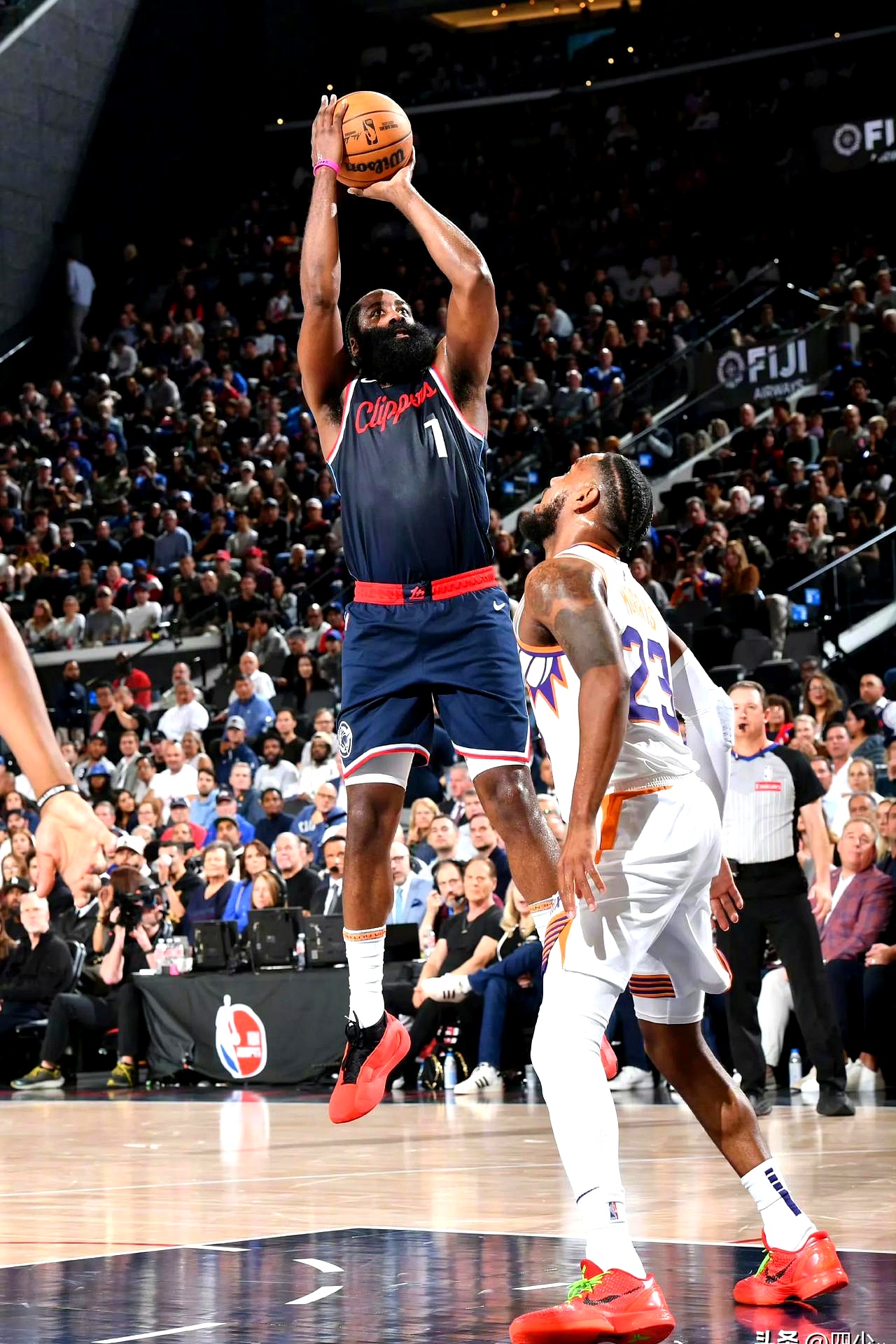 球星哈登砍下分,火箭取得胜利终结连败的简单介绍 球星哈登砍下分,火箭取得胜利终结连败的简单介绍