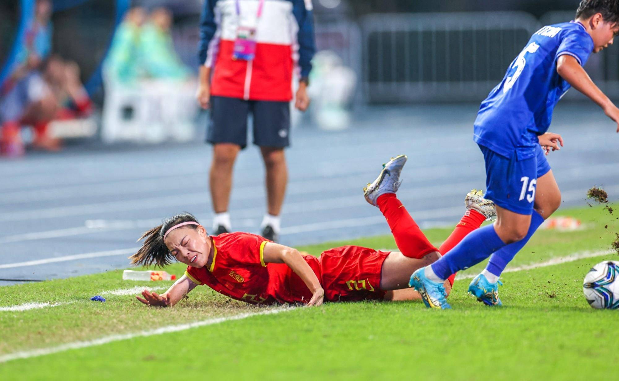 包含智利女足夺小组第一晋级强满血复活的词条 包含智利女足夺小组第一晋级强满血复活的词条