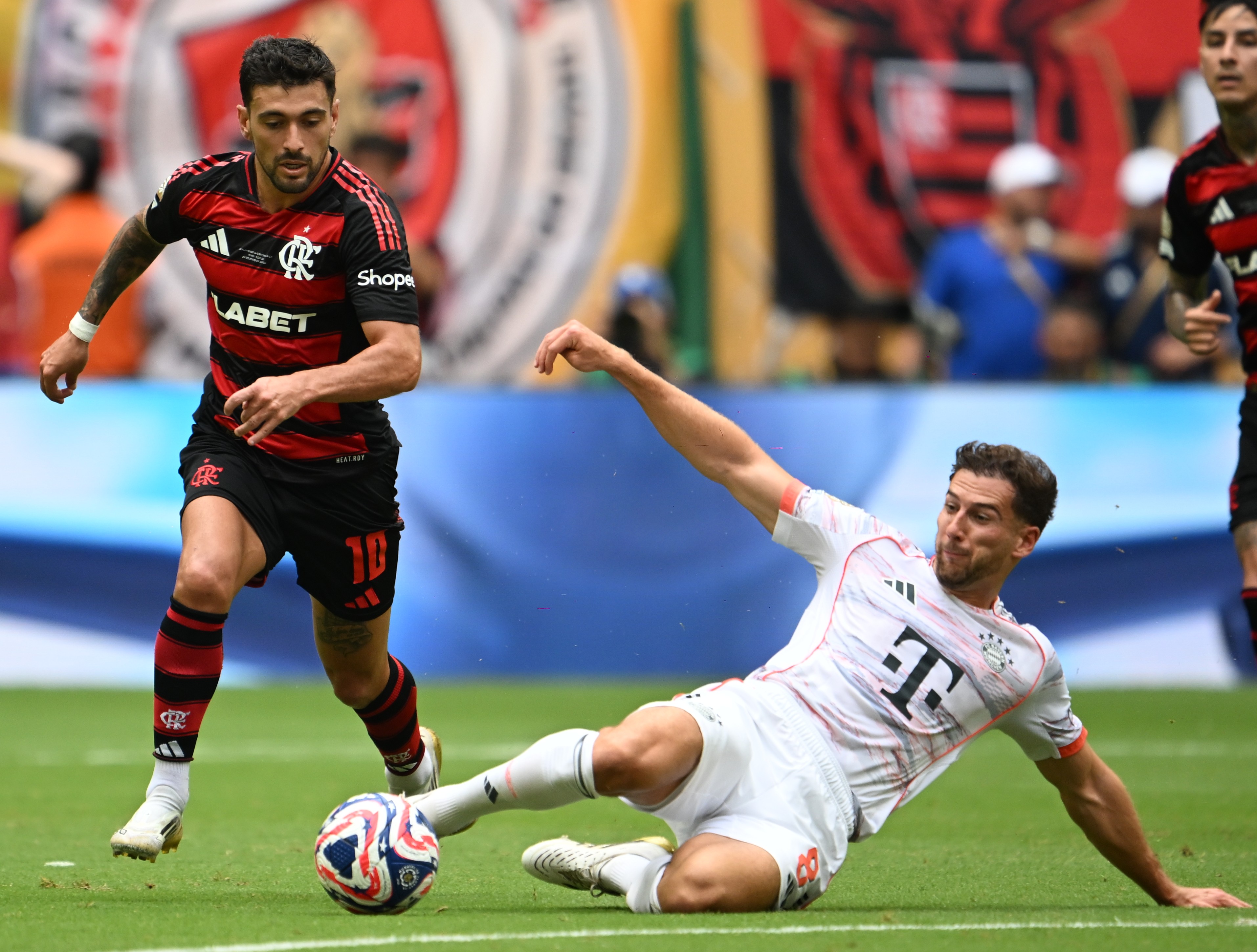 包含拜仁慕尼黑法甲夺冠球队备战关键之战的词条 包含拜仁慕尼黑法甲夺冠球队备战关键之战的词条