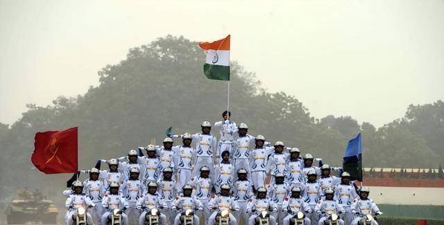印度田径选手勇夺第一,冲刺胜利 印度田径选手勇夺第一,冲刺胜利