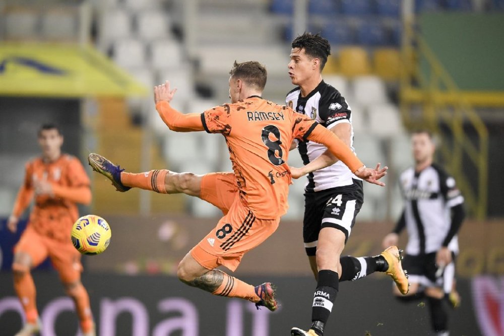 凯里丘奇斩获全场最佳球员称号 凯里丘奇斩获全场最佳球员称号