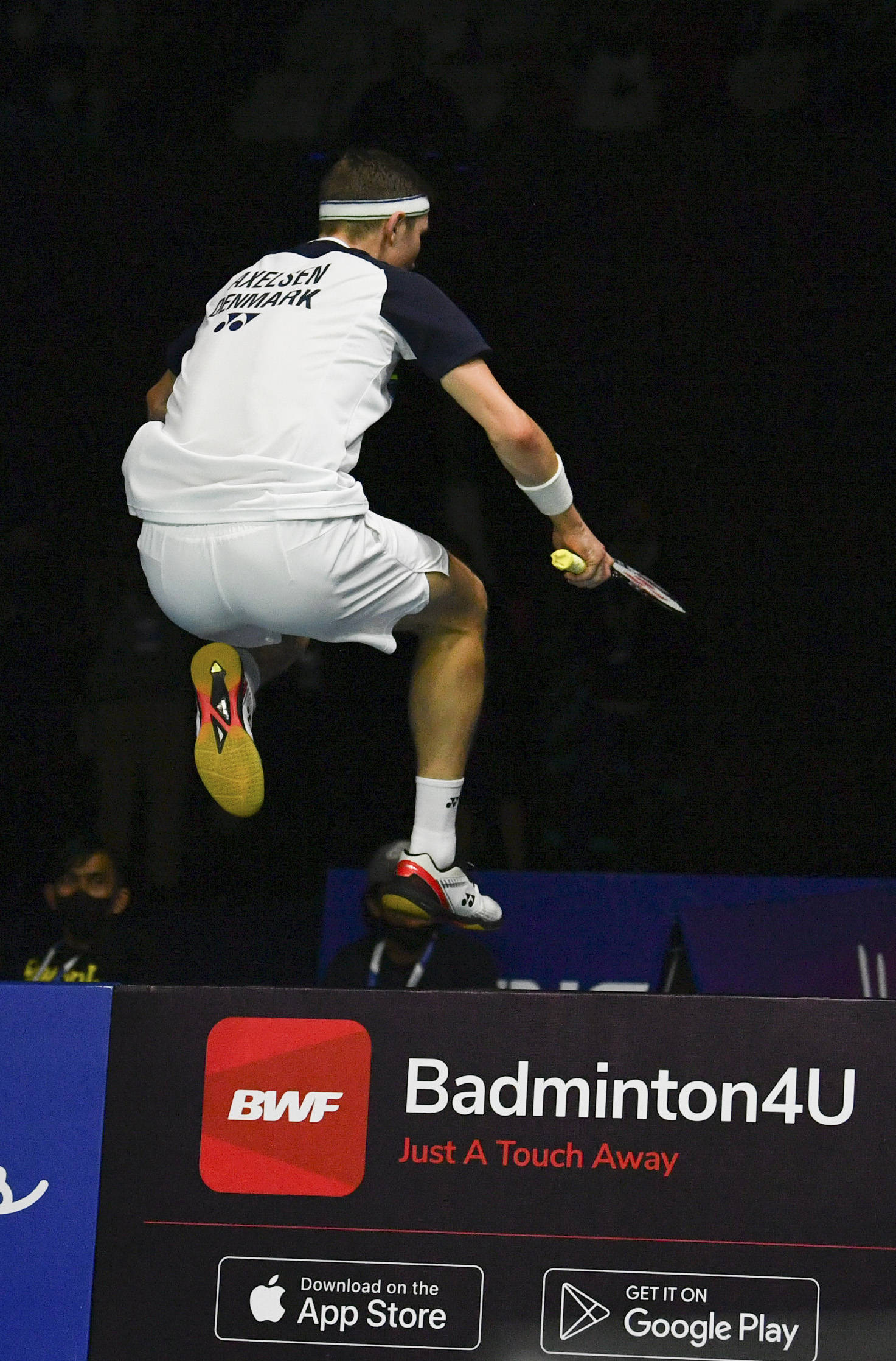 中国队力克印度队，安赛龙统治全场